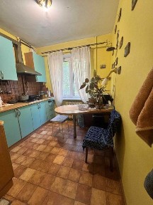 СРОЧНО! 2-хкомн. квартира рядом с морем, рынком, 2 этаж ! Отличный район!