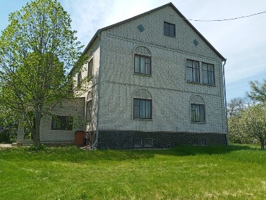 Продам заміський будинок