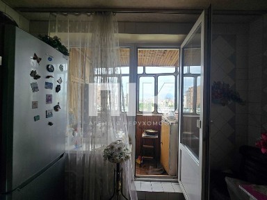 Без% Продажа трехкомнатная Русановка, Энтузиастов, 9