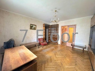 3 кімнатна квартира Предславинська метро Палац Україна під РЕМОНТ