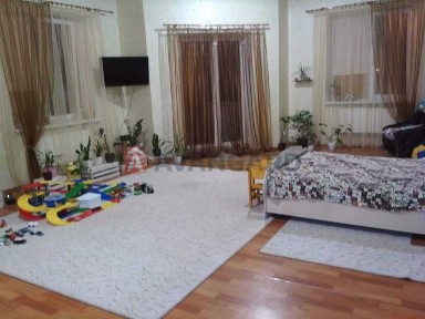 Продається квартира простора та затишна квартира у районі Казбет!