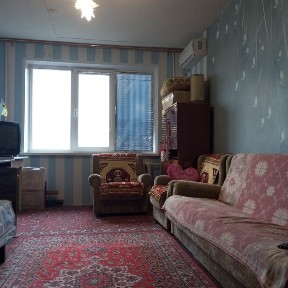 Продам велику кімнату на 8 поверсі м-н Даманський