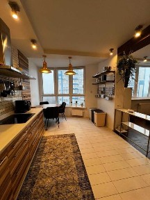 Продам 3к90м2 ремонт ЖК Зелений Острів вул Сікорського 1