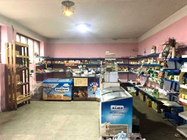 Продаж комерційного приміщення + житло. c. Деремезна