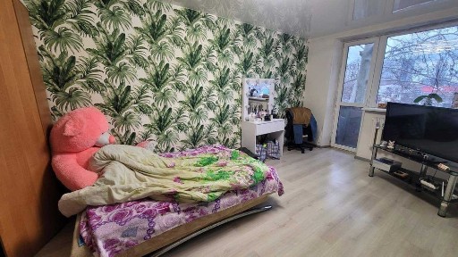 Черемушки. Средний этаж. 2 балкона. Кухня 8 кв. м. Программы!