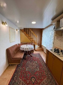 Продаж будинку біля річки