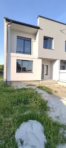 Продаж сучасного котеджу Зимна Вода