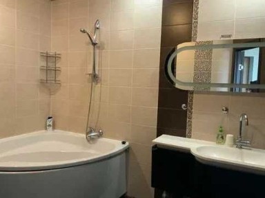 Аренда 3-комнатной квартиры 10 м², Глинки ул., 2