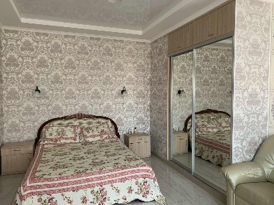 Дніпро, Дмитрія Яворницького просп., 82