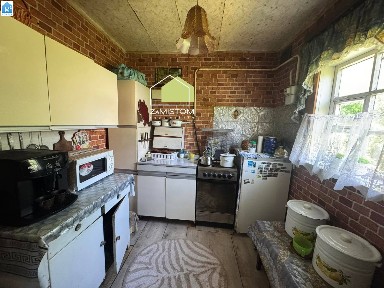 Газифікований будинок 53 м2 в центрі села Вишеньки. Пробита свердловина, заведена електроенергія, огороджена парканом. Велика ділянка 17 соток на відстані 20 метрів від озера. 200 метрів до магазину, зупинки громадського транспорту. Вартість 39000 у. о. На