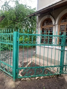 Продам частину приватної приватного будинку по вул. Червоного Хреста у р - ні центр у