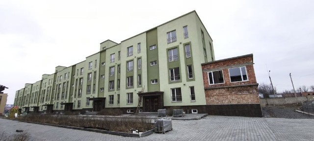 Продам квартиру на другому поверсі