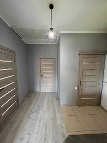 Продаж частини будинку, Центр.