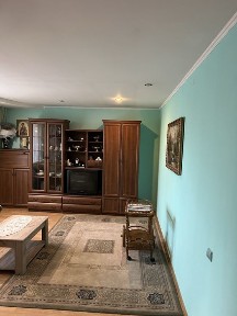 Продається 4-к квартира по вул. Небесної Сотні.