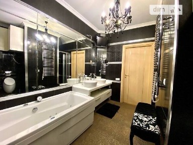 Продаж 3к квартири 122 кв. м на вул. Пилипчука Володимира 61 • ID 34366874