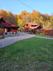 Продається ресторанний комплекс у смт. Дубове
