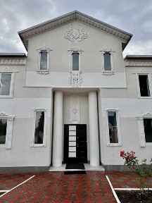 Ексклюзивна пропозиція! Садиба з новим ремонтом та великою ділянкою.
