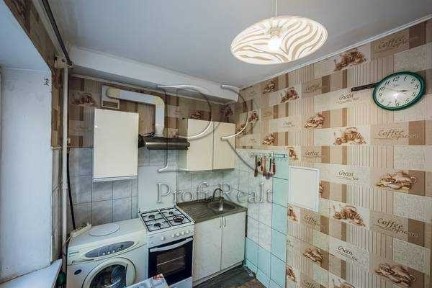 Киев, Ивана Выговского ул., 10