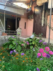 Продаж частини будинку з окремим подвір'ям Польова