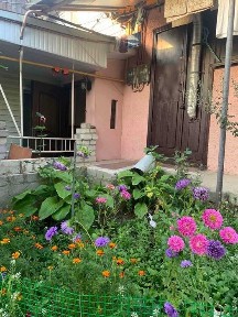 Продаж частини будинку з окремим подвір'ям Польова
