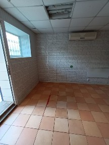 Продам приміщення, Жадова, під квітковий магазин, бюті, склад, перукарню