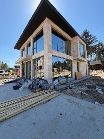 Продаж будинку в сучасному стили в закритому КМ біля ЛІСУ ТИХА локація 230 м2-4 спальні-3 гардкробні.SPA зона БАСЕЙН навіс для авто РЕМОНТ