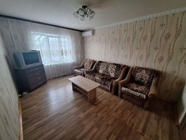 Подобово 2к квартира. М. Харківська. Ревуцького 19/1
