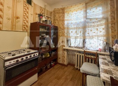 2х кімн сталінка під ремонт на Трегубенко