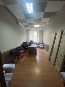 Київ, Святошинський, вулиця Академіка Кримського 27а