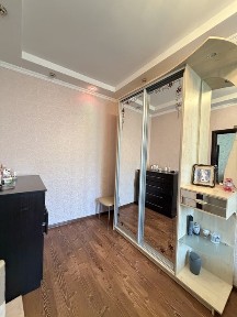 В продажу 2 к к в Центрі / вул. Адмірала Макарова з ремонтомм