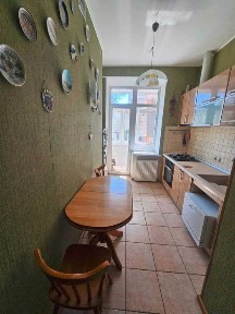 Продам! Сталінку 74 м². Ж/б. м. Университет