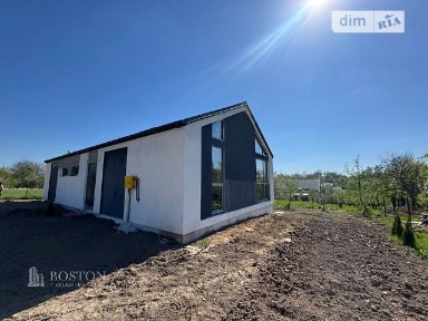Продаж 1 поверхового будинку з ділянкою на 6.8 сотки, 117 кв. м, 2 кімнати, на вул. Молодіжна • ID 34239256