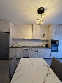 Продаж однокімнатної квартири в клубному будинку.