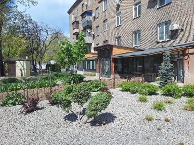 Локація в центрі: 104 м² з автономією та літнім майданчиком
