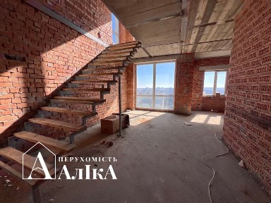 Продам дворівневу квартиру в новобудові з неймовірною терасою