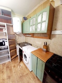 Під програми Продам 1-но кімн., кв. вул. Чорних Запорожців