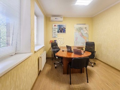 Київ, Голосіївська вул., 13а