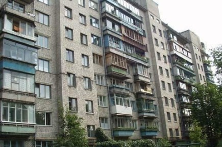 Продаж 3-кімнатної квартири 59 м², Будівельників вул., 27А