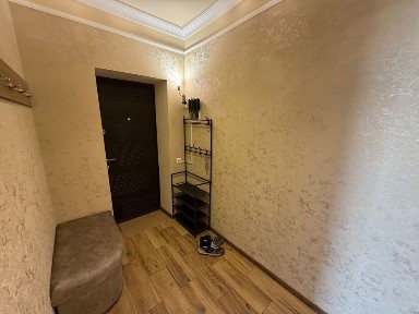 Продаж 2-кімнатної квартири 62 м2 с. Зимна Вода ЖК Сонячний край з ремонтом, меблі, техніка