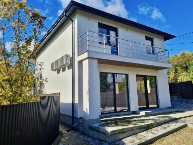 Продам новий 2-пов. будинок 150м2 біля Киівського моря