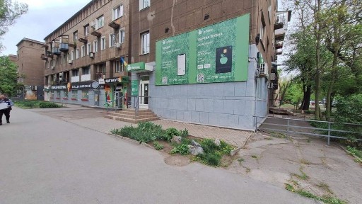 Готовий арендний бізнес у «Золотому квадраті» Металургів: 70 м²