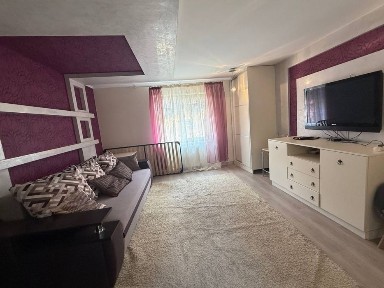Продаж квартири 115 м2 в новобудові з власним подвірям вул. Одеська