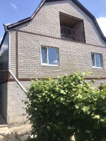 Продаж двоповерх. будинку в м. Корсунь-Шевченківський.