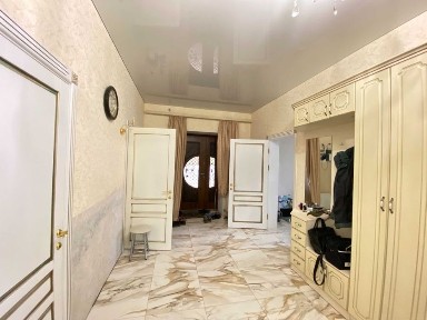 Новий будинок в с. Червона Слобода. Передмістя Черкас