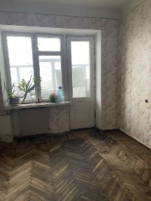 Продам 2 кім. квартиру. Пл. Б. Хмельницького