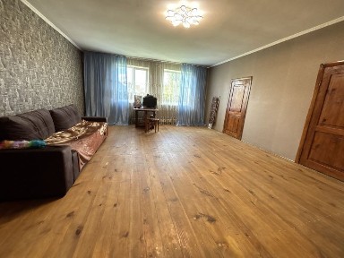 Продам будинок в м Корюківка