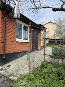 Частина цегляного будинку з ремонтом індивідуальне опалення