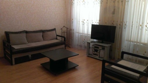 Трех комнатная квартира в историческом центре.