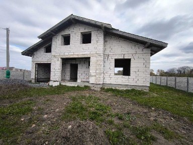 Продаж сучасної двоповерхової новобудови