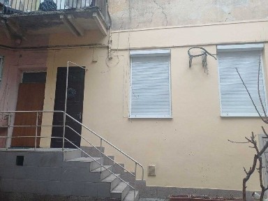 Продаж 1к в Дорошенка 38 1'пов 22м. кв. 55000у. о.